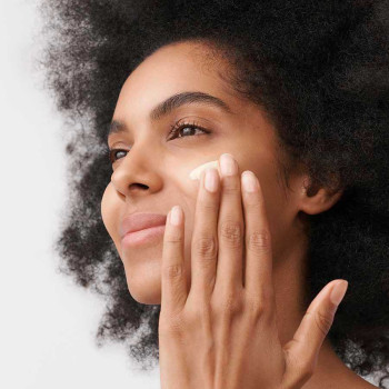 Crème de Jour à l’Abricot : à base d’huile de noyau d’Abricot pour un éclat naturel