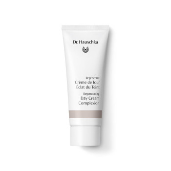 Crème de Jour Régénérante Eclat du Teint Dr. Hauschka : soin pour le visage lissant aux pigments minéraux, équilibre visiblement le teint